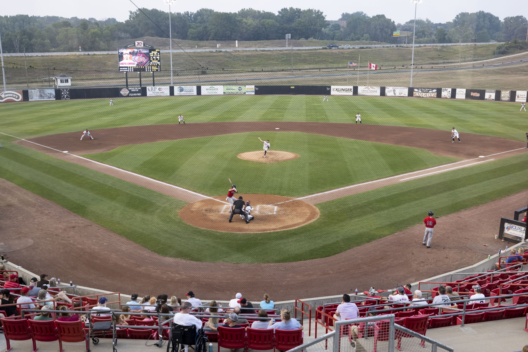 Explorers vs Goldeyes baseball